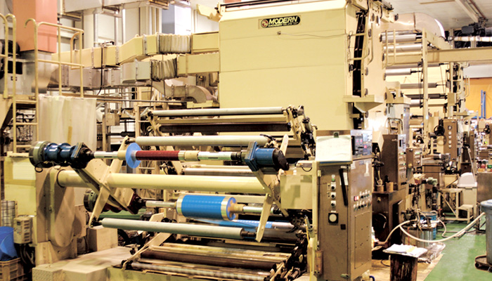 押し出しラミネート機